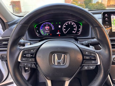 Used 2020 Honda Accord Touring image 5