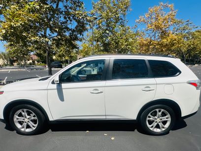 Used 2015 Mitsubishi Outlander SE