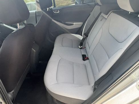 Used 2022 Hyundai Ioniq SEL image 11