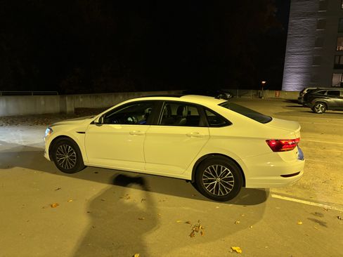 Used 2019 Volkswagen Jetta SEL w/ Cold Weather Package image 17