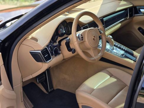 Used 2010 Porsche Panamera 4S image 8