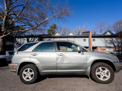 Used 2002 Lexus RX 300 image 2