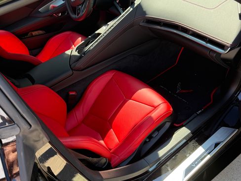 Used 2023 Chevrolet Corvette Stingray Coupe w/ Z51 Performance Package RWD image 10