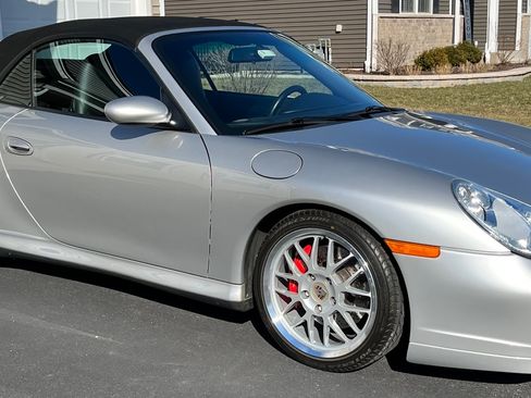 Used 2004 Porsche 911 Carrera 4S image 2