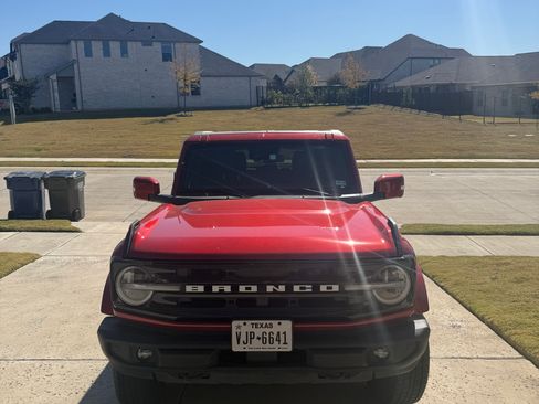 Used 2024 Ford Bronco Outer Banks image 2