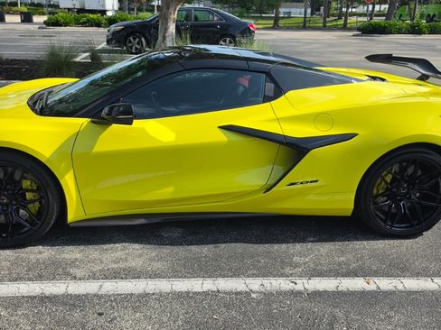 Used 2023 Chevrolet Corvette Z06 w/ Z07 Performance Package RWD image 6
