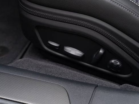 Used 2025 Porsche Panamera Turbo image 31