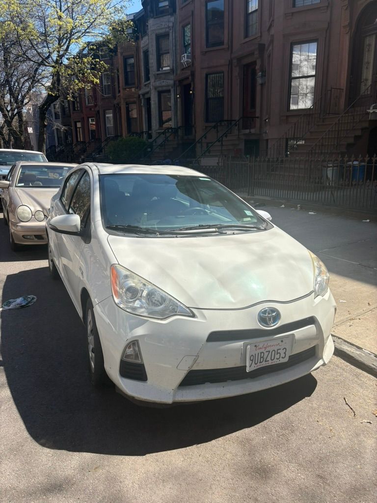 Used 2014 Toyota Prius C Two FWD image 5