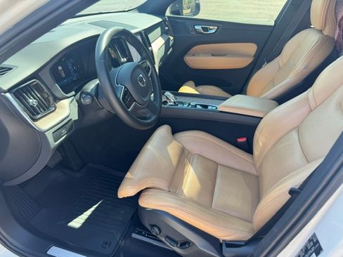 Used 2023 Volvo XC60 B6 Ultimate w/ Protection Package Premier AWD/4WD image 9