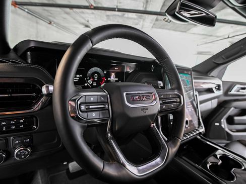 Used 2026 GMC Yukon XL Elevation image 19