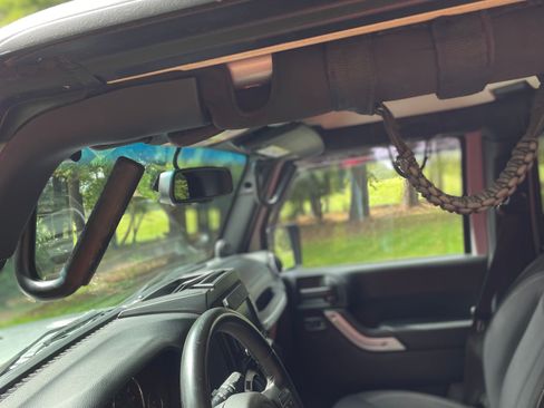 Used 2013 Jeep Wrangler Unlimited Rubicon w/ Connectivity Group image 10