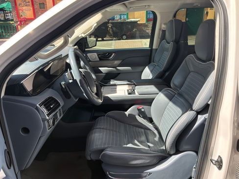 Used 2019 Lincoln Navigator Black Label w/ Cargo Package AWD/4WD image 13