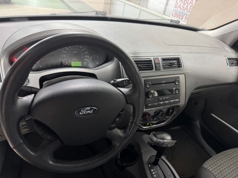 Used 2005 Ford Focus SE image 4