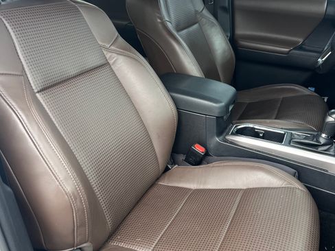 Used 2018 Toyota Tacoma Limited image 12