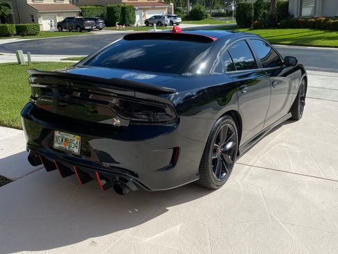 Used 2019 Dodge Charger Scat Pack w/ Plus Group image 8