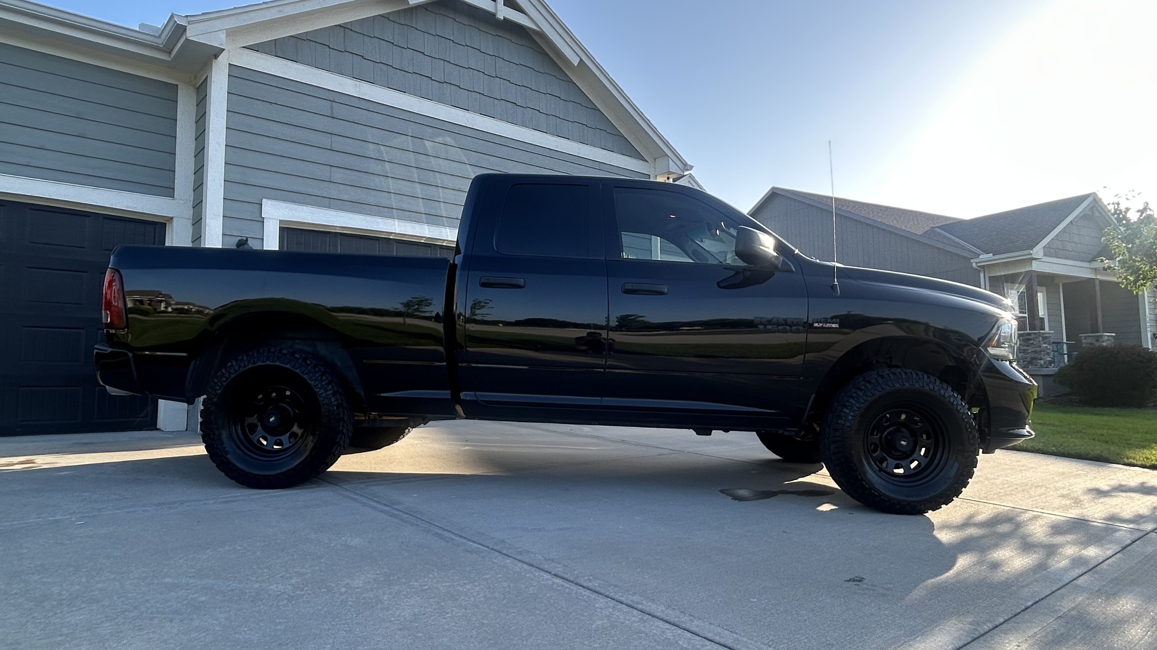 Used 2015 RAM 1500 Express w/ Black Ram 1500 Express Group AWD/4WD image 5