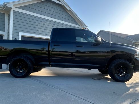 Used 2015 RAM 1500 Express w/ Black Ram 1500 Express Group AWD/4WD image 5