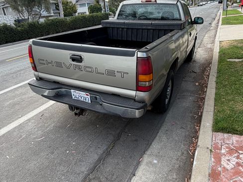 Used 2000 Chevrolet Silverado 2500 2WD Regular Cab image 1