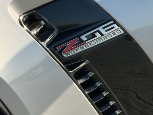 Used 2019 Chevrolet Corvette Z06 RWD image 21