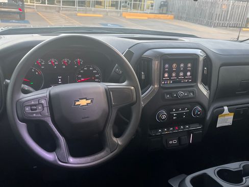 Used 2024 Chevrolet Silverado 1500 Custom image 9