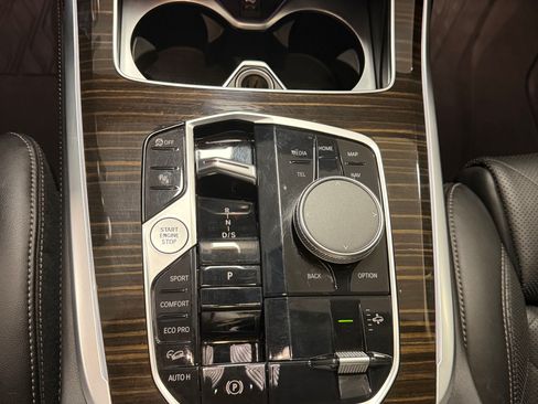 Used 2023 BMW X7 xDrive40i w/ Premium Package image 8