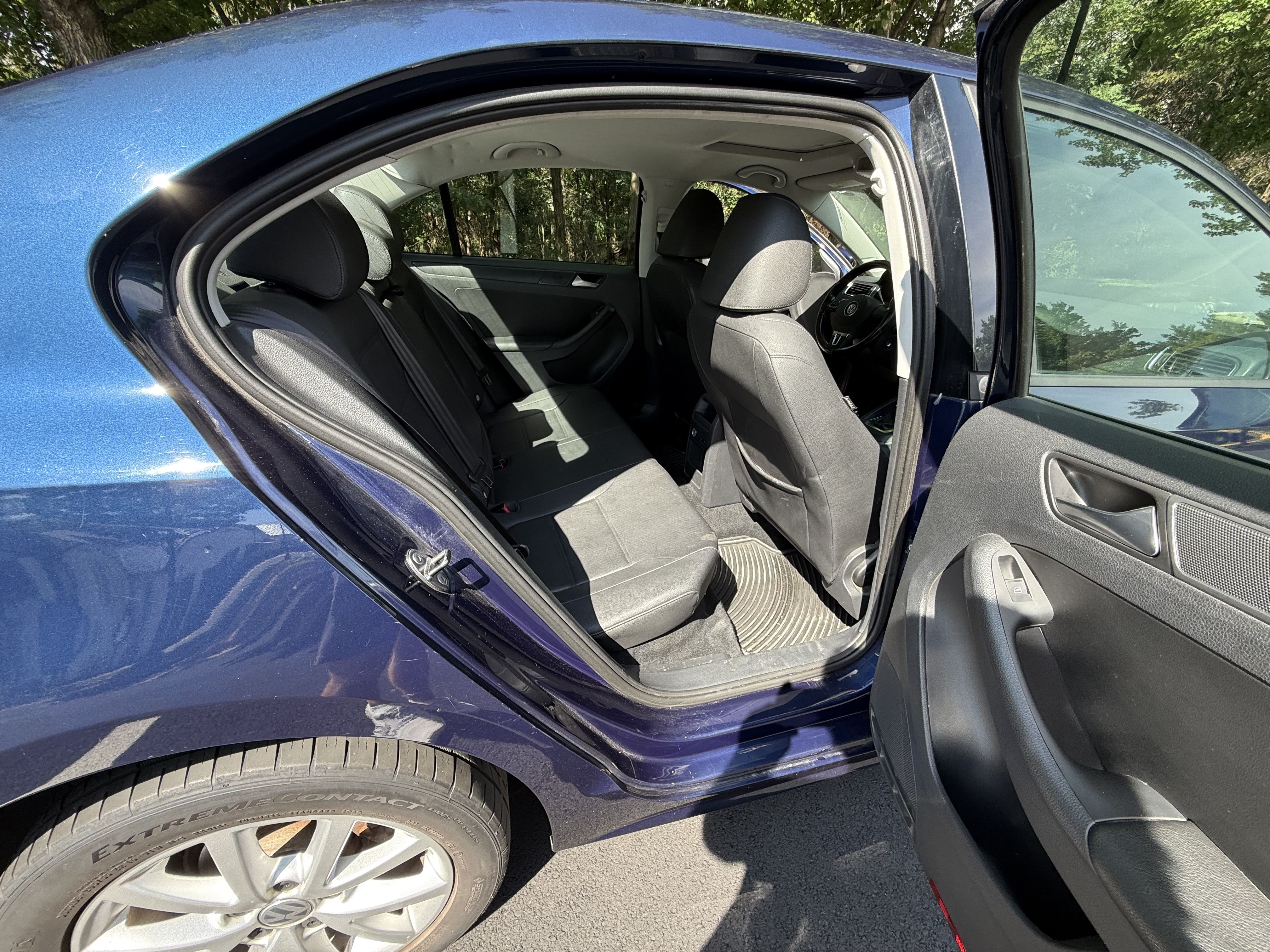 Used 2012 Volkswagen Jetta SE FWD image 29