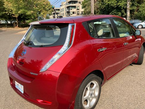Used 2012 Nissan Leaf SL FWD image 6