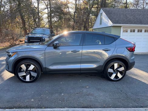 Used 2022 Volvo C40 P8 Recharge Ultimate image 2