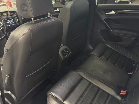 Used 2015 Volkswagen GTI SE image 9