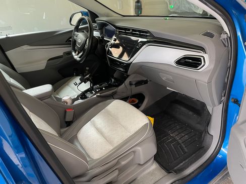 Used 2023 Chevrolet Bolt EUV Premier w/ Sun & Sound Package image 16