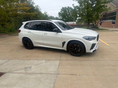 Used 2022 BMW X5 M w/ Competition Package 2 AWD/4WD image 2