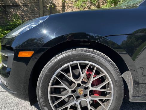 Used 2017 Porsche Macan Turbo image 6