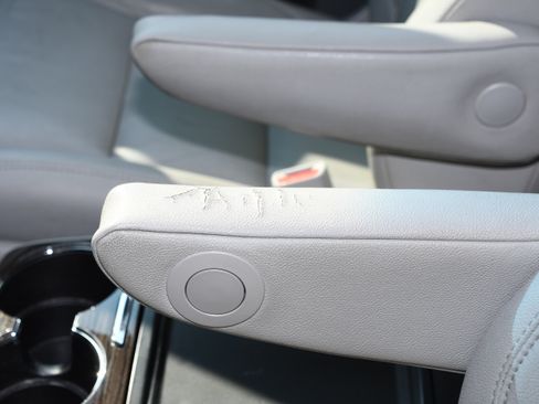 Used 2015 Toyota Sienna XLE FWD image 27