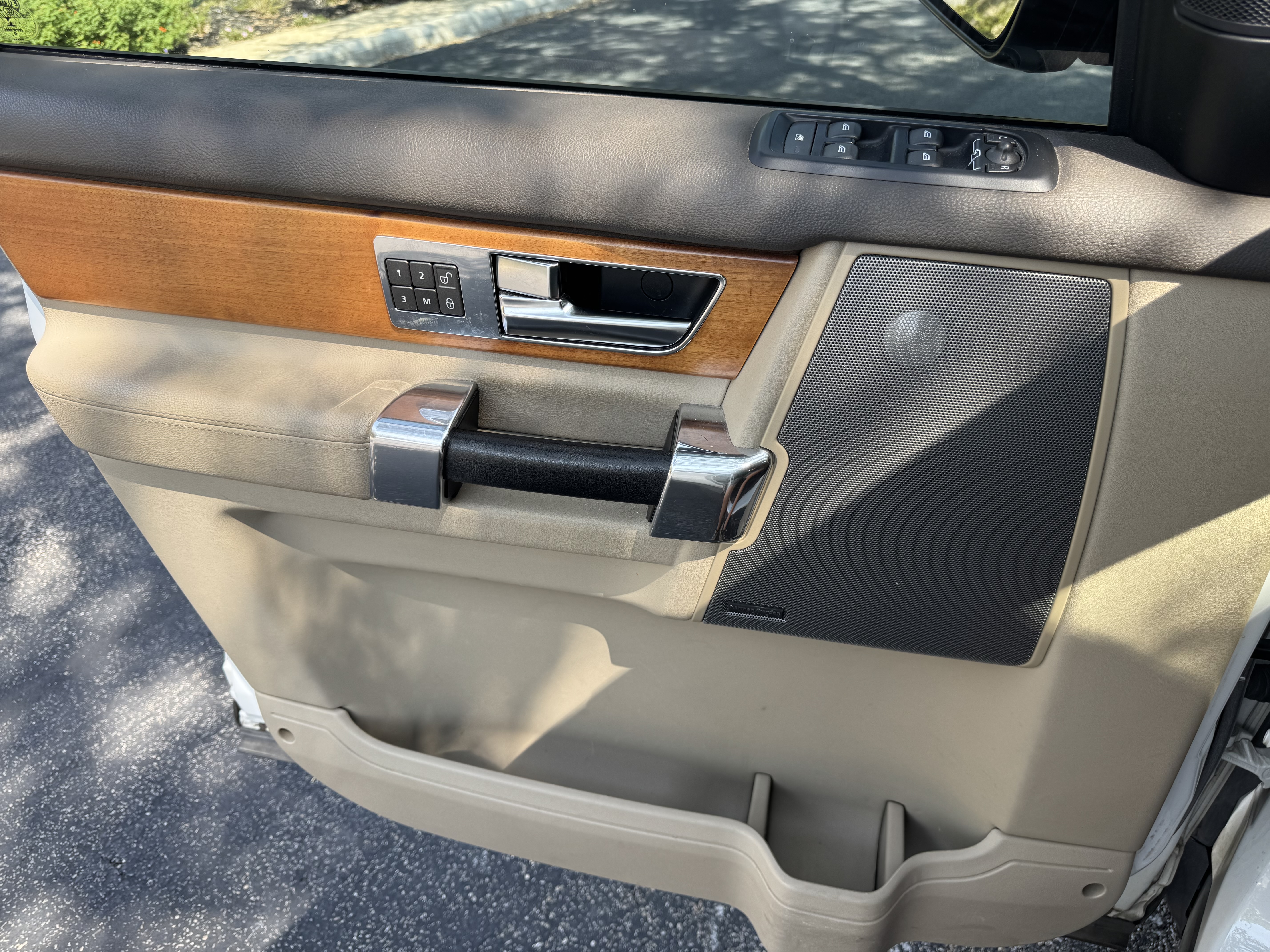 Used 2013 Land Rover LR4 HSE LUX AWD/4WD image 12