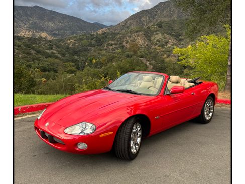 Used 2002 Jaguar XK8 Convertible image 1