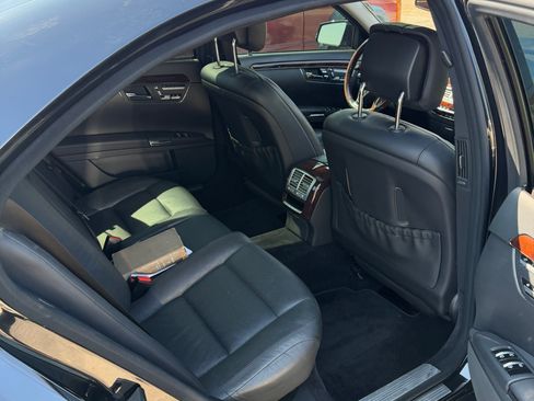 Used 2011 Mercedes-Benz S 550 4MATIC image 4
