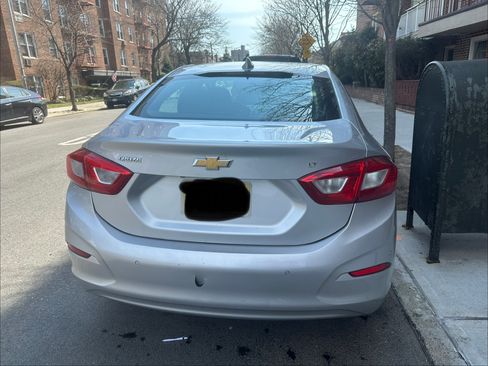 Used 2016 Chevrolet Cruze LT w/ Convenience Package image 4