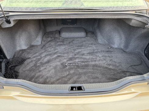 Used 2005 Lexus LS 430 RWD image 25