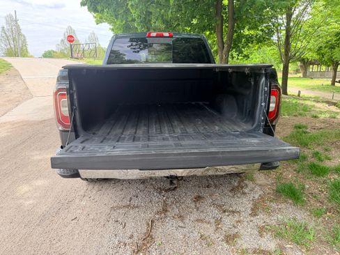 Used 2018 GMC Sierra 1500 SLT AWD/4WD image 5