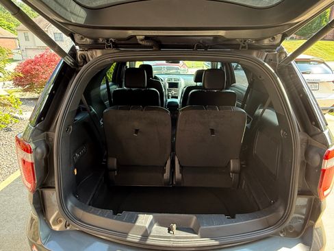 Used 2016 Ford Explorer Limited w/ Equipment Group 301A AWD/4WD image 15