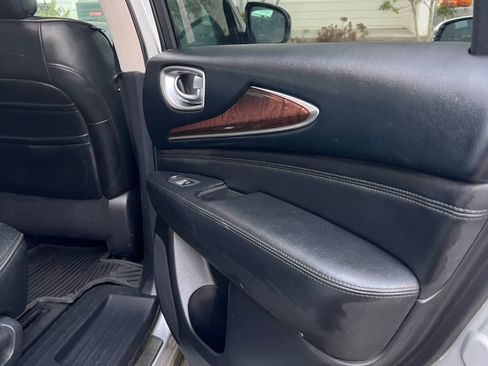 Used 2013 INFINITI JX35 AWD w/ Premium Pkg image 11