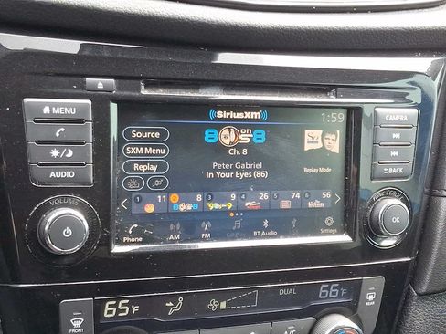 Used 2020 Nissan Rogue SV image 13