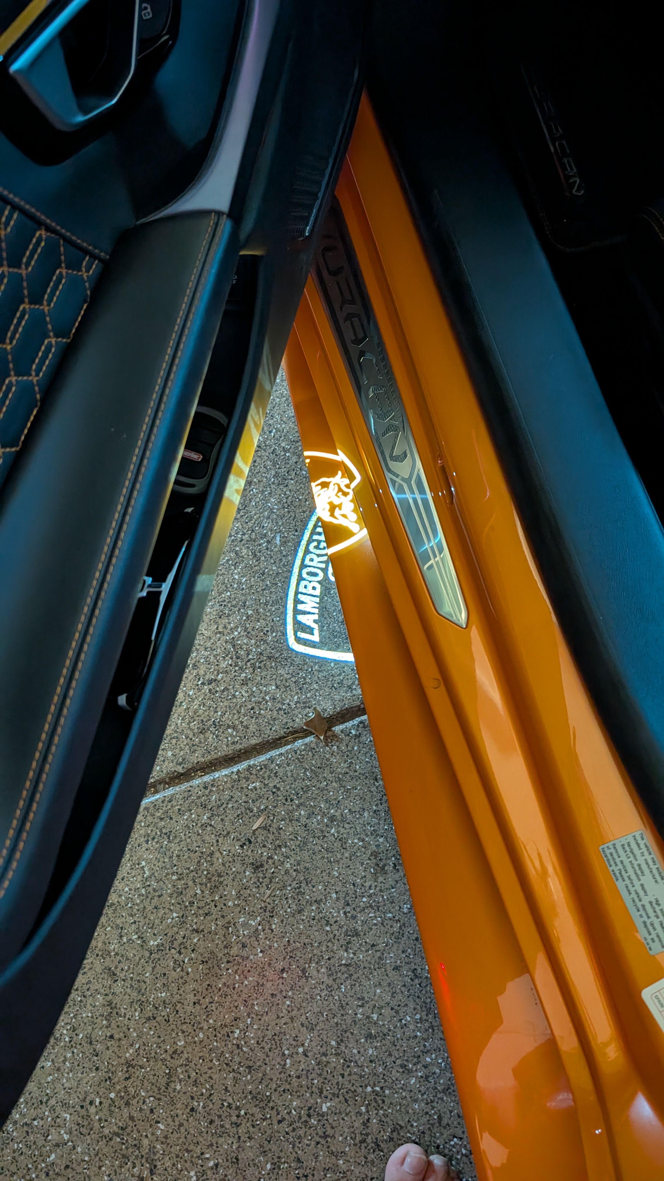 Used 2019 Lamborghini Huracan LP 580-2 RWD image 4
