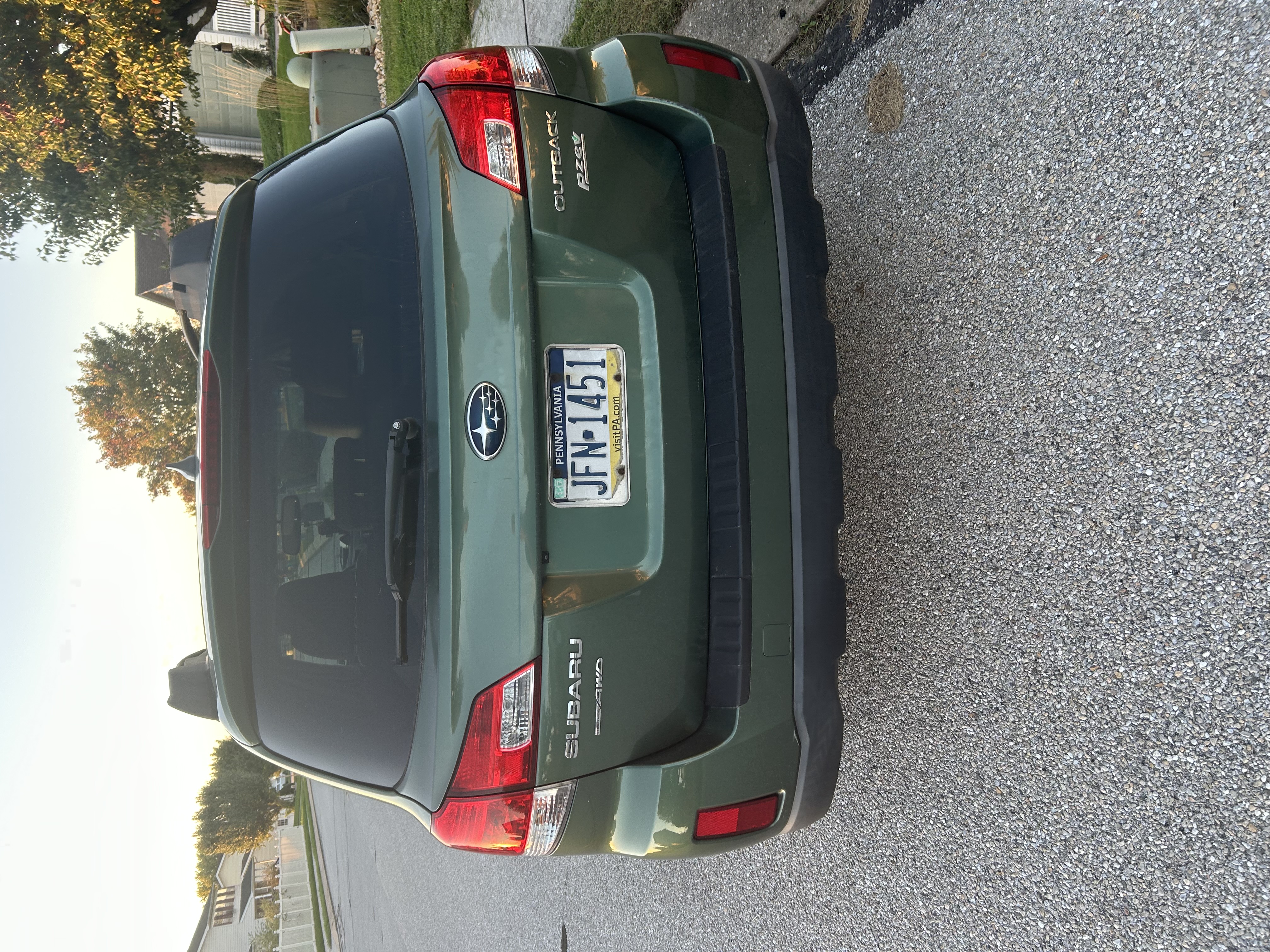 Used 2013 Subaru Outback 2.5i Limited w/ Moonroof Pkg AWD/4WD image 5