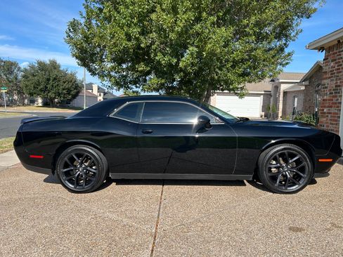 Used 2021 Dodge Challenger SXT w/ Blacktop Package image 2