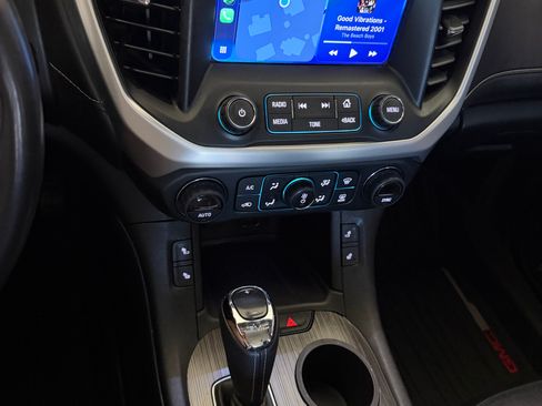 Used 2018 GMC Acadia SLT FWD image 14