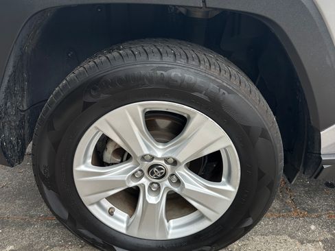 Used 2019 Toyota RAV4 XLE w/ Carpet Mat Package image 13