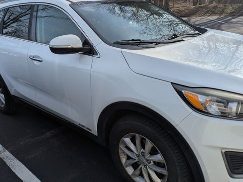 Used 2016 Kia Sorento LX image 13