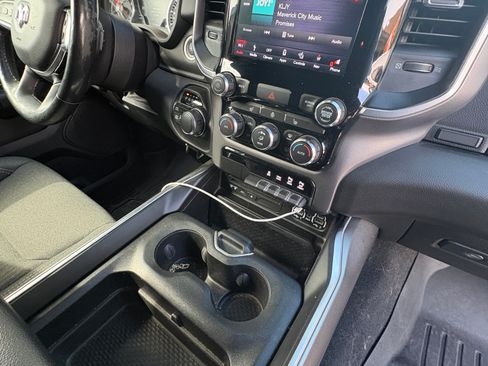 Used 2019 RAM 1500 Big Horn AWD/4WD image 9