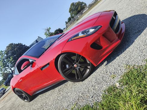 Used 2017 Jaguar F-TYPE Coupe image 21